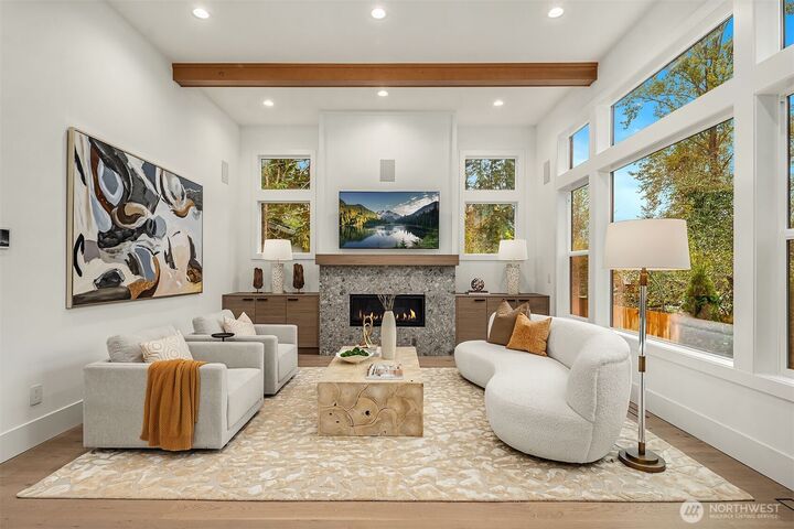 Property Photo:  417  154th Avenue SE  WA 98007 