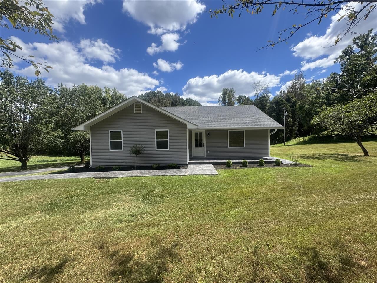 Property Photo: 1668 Peachtree Lane KY 42103