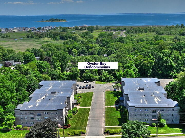 Property Photo: 308 Meadowside Road Apt 202 CT 06460