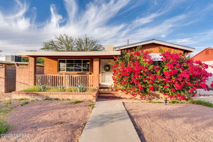 Property Photo: 2827 E 20th Street AZ 85716