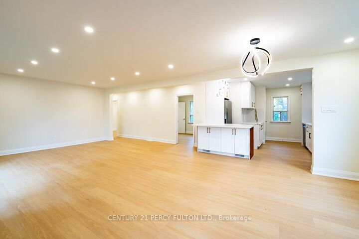 Property Photo:  243 Ruggles Avenue Main  ON L4C 1Y6 