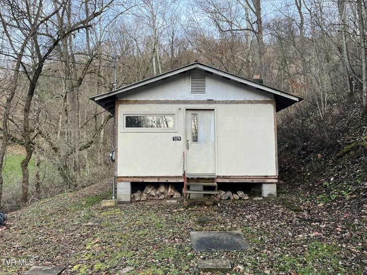 529 Stallard Lawson Cemetary Lane Lane  Fort Blackmore VA 24250 photo