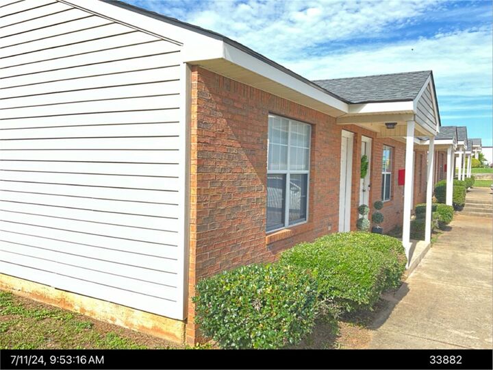 Property Photo: 900-G 20th Avenue GA 31701