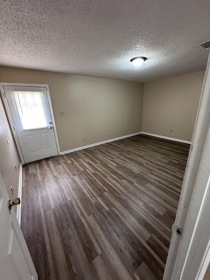 Property Photo:  900-G 20th Avenue  GA 31701 