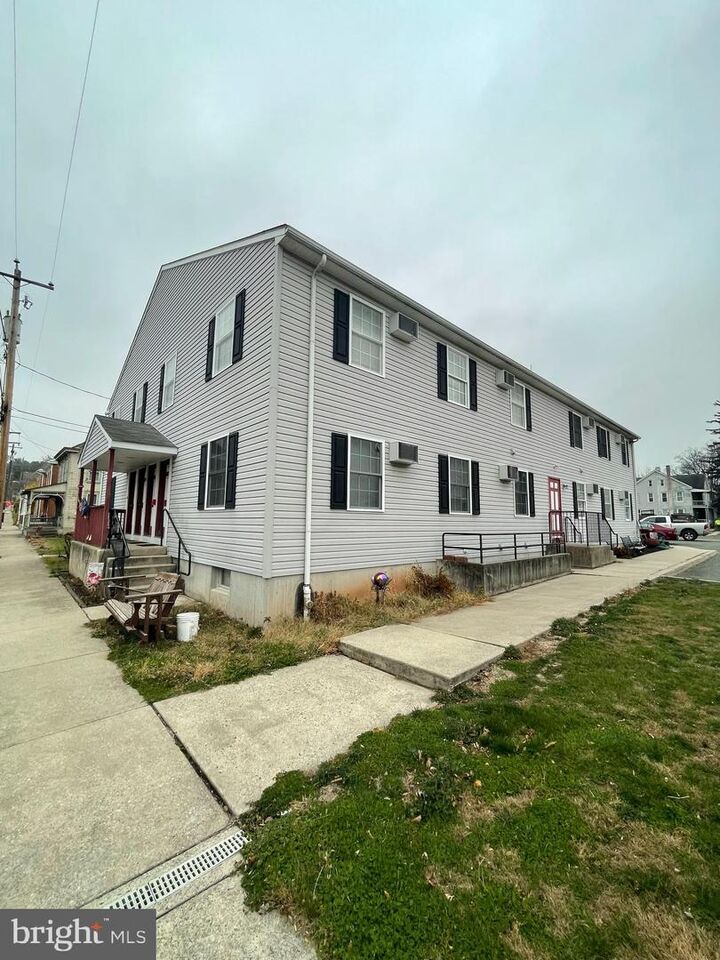 Property Photo:  159 E Chestnut Street 2 E  PA 19505 