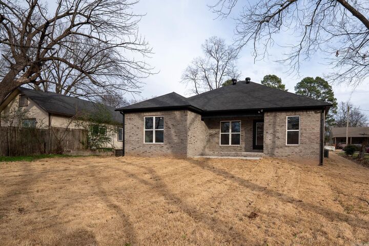 Property Photo:  209 N Griffin Street  AR 72110 