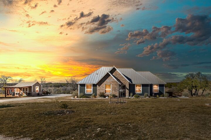 Property Photo:  612 Sugar Creek Trail  TX 78624 