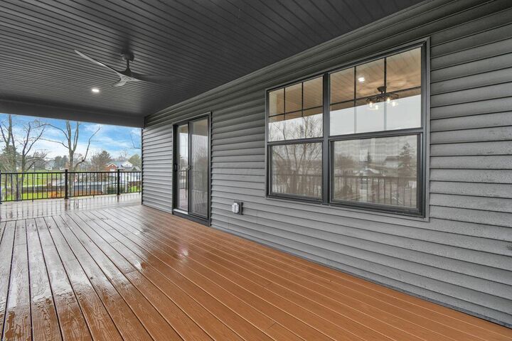 Property Photo:  557 Lexington Avenue  OH 43076 