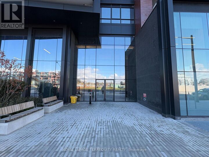 Property Photo:  251 Masonry Way 313  ON L5H 0B3 