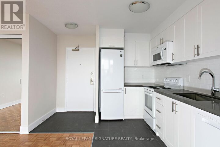 Property Photo:  1500 Bathurst Street 404  ON M5P 3L3 