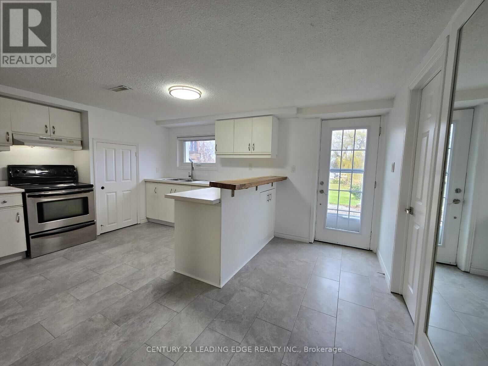 Property Photo:  276 Walter Drive Bsmt  ON L4P 3A7 