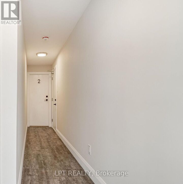 Property Photo:  383 Brant Street #2  ON K1L 6V5 