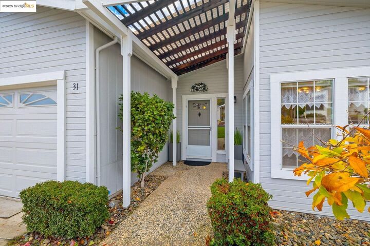 Property Photo: 12660 Red Chestnut Ln 31 CA 95370