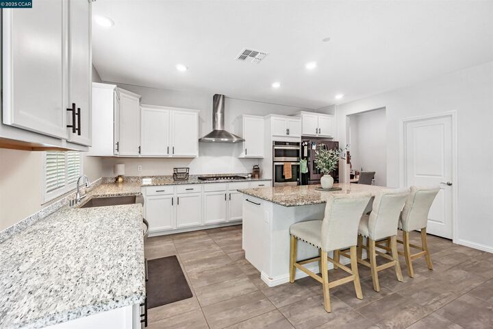 Property Photo:  158 Wooley Creek Way  CA 94513 