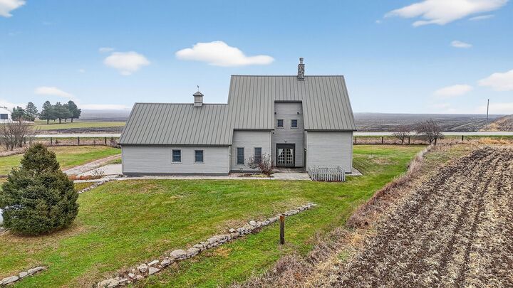 Property Photo:  1571 Quill Ave.  IA 50156 