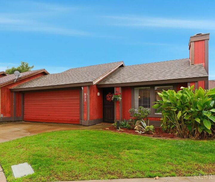 922 E Oakridge Avenue  Visalia CA 93292 photo