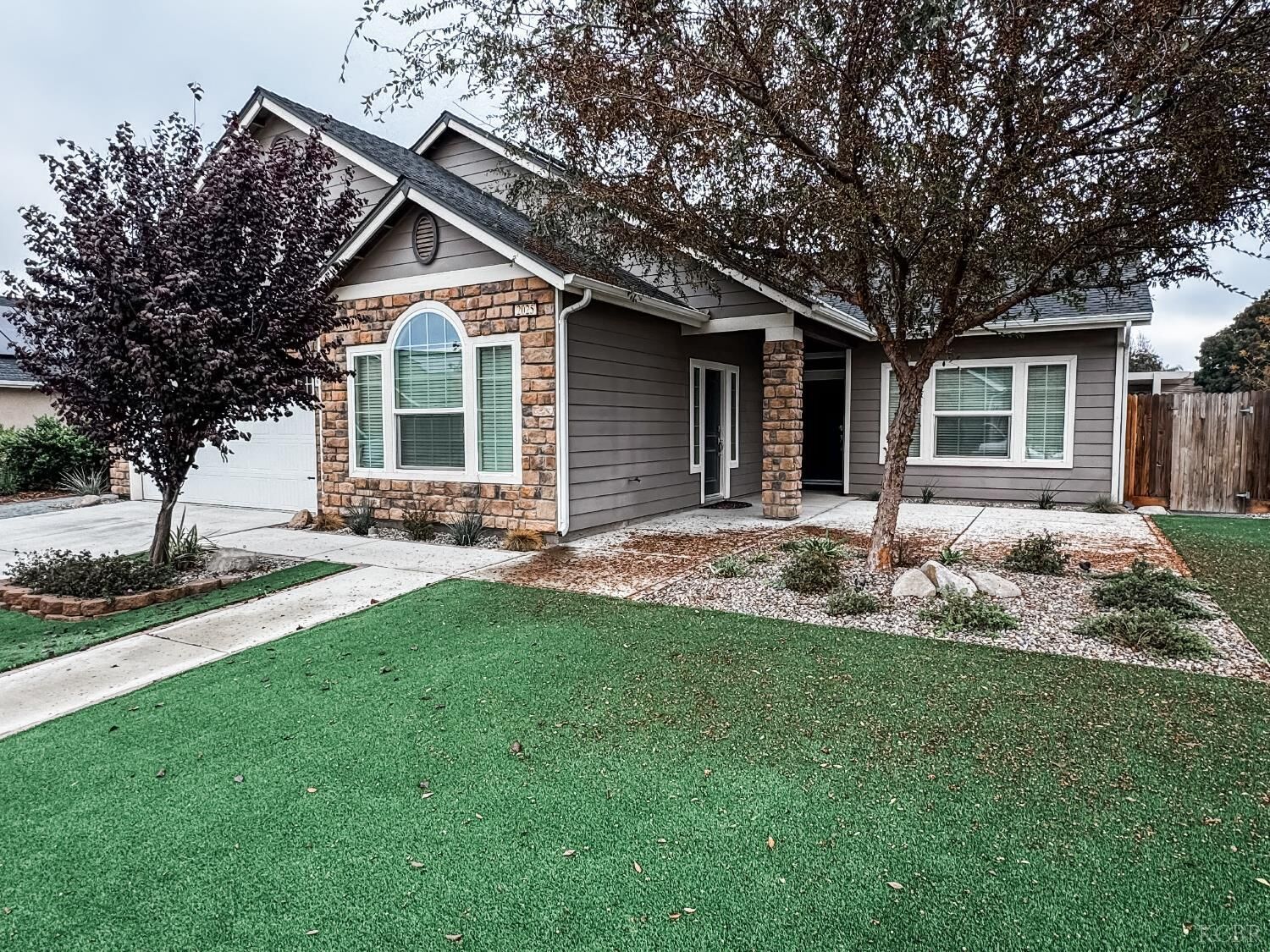 Property Photo:  2025 Madeline Drive  CA 93230 
