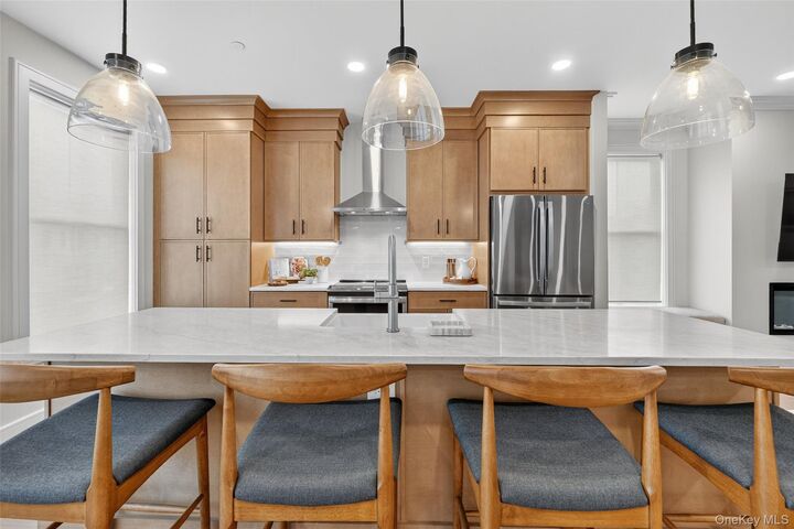 Property Photo:  1819 Soundview Court  NY 10598 