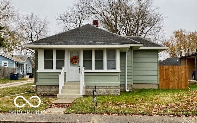 Property Photo:  1121 Alton Street  IN 46107 