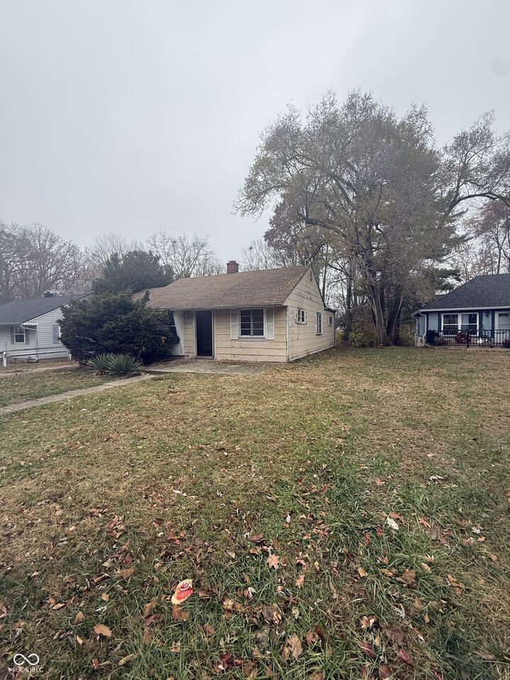 Property Photo:  1912 E 66th Street  IN 46220 