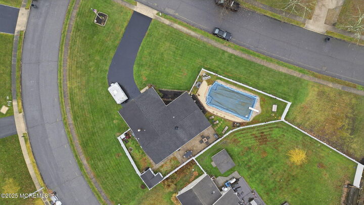 Property Photo:  11 Oak Glen Road  NJ 08753 