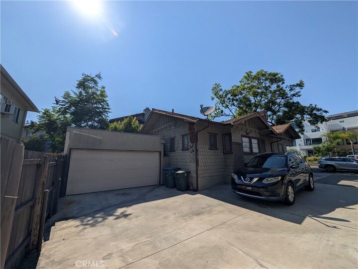 Property Photo:  408 E Del Mar Boulevard  CA 91101 