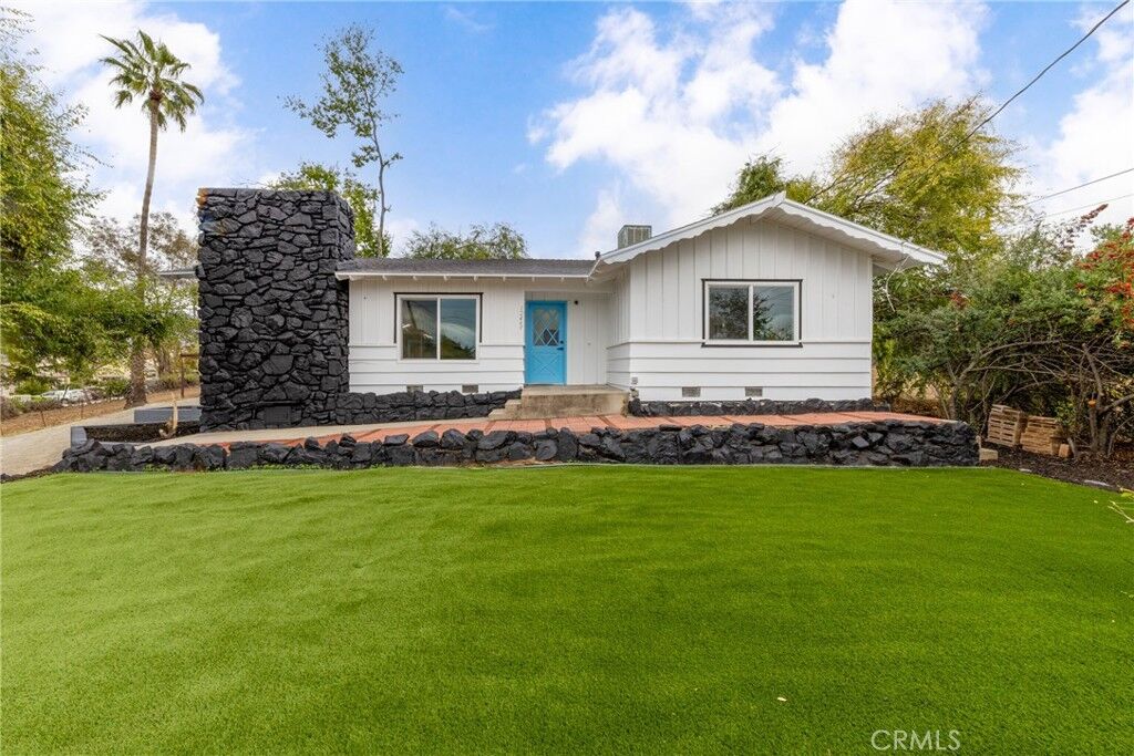 Property Photo: 12449 6th CA 92399