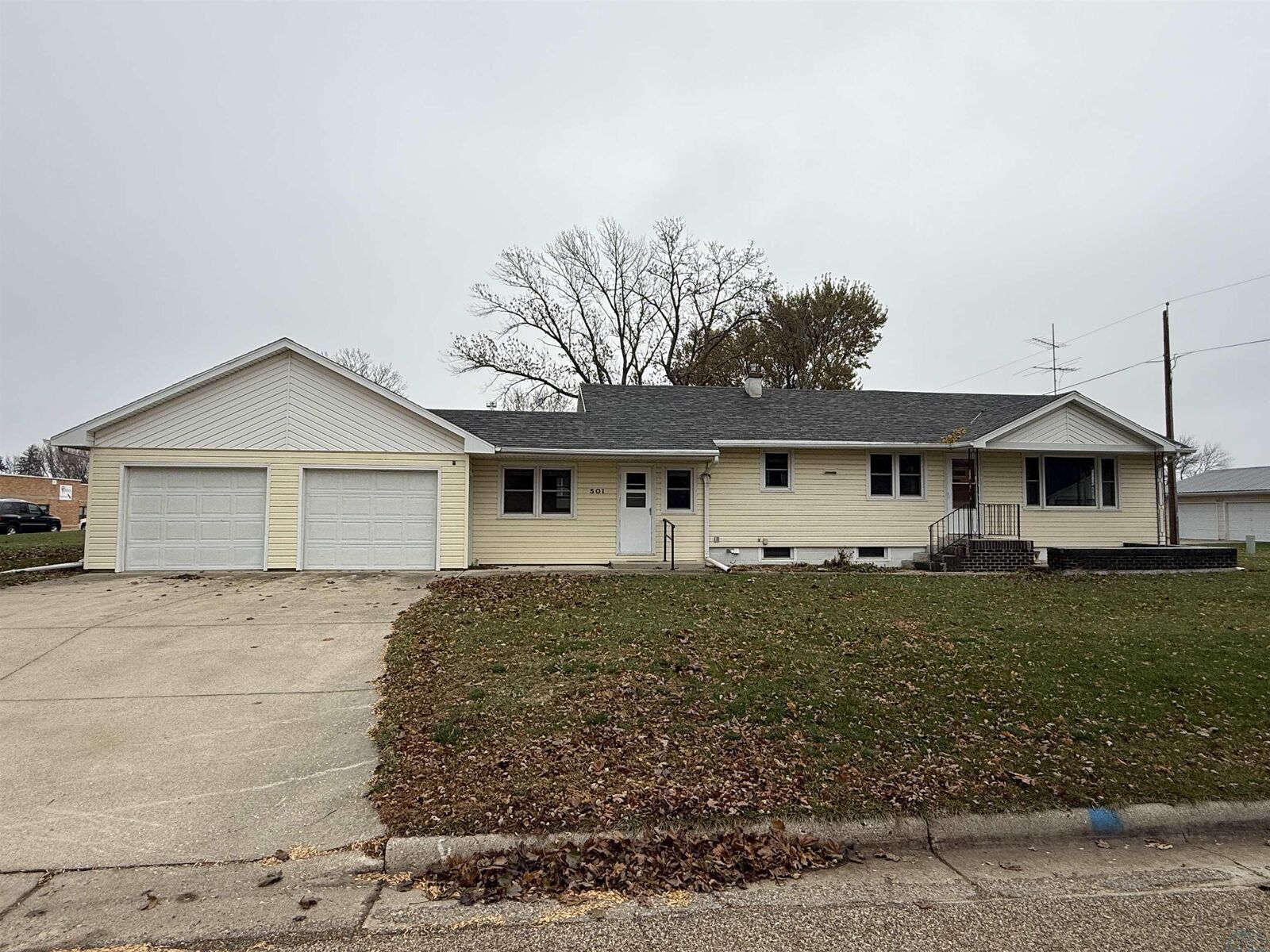 Property Photo:  501 Ash Street  IA 51027 