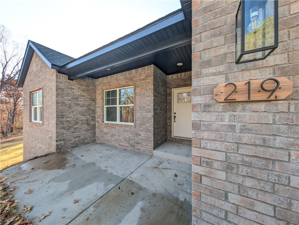 Property Photo: 219 Stoneykirk Drive AR 72715