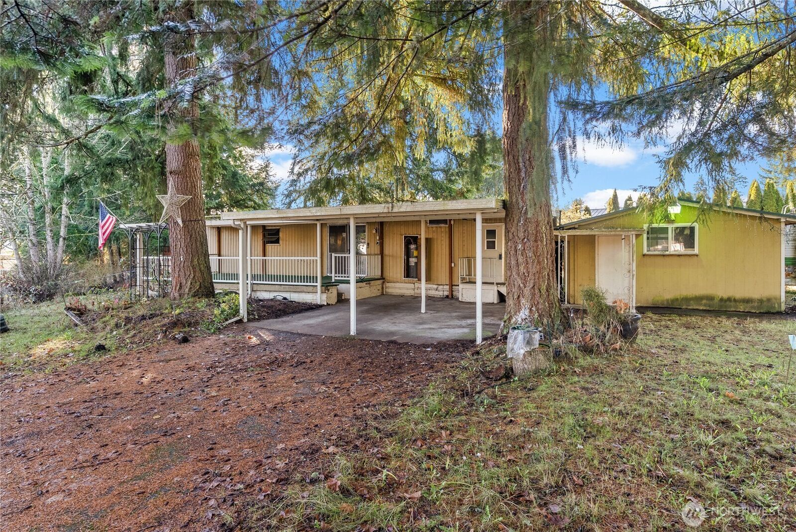Property Photo:  13405  Cedar Court E  WA 98391 
