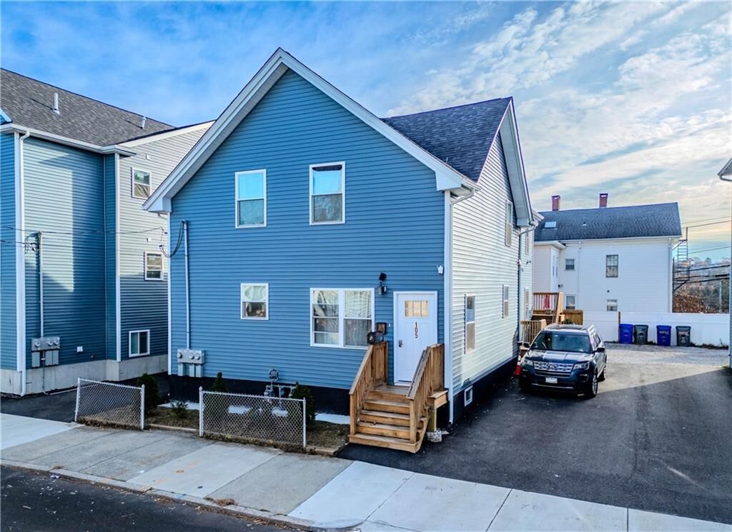 Property Photo:  105 Metcalf Street  RI 02904 