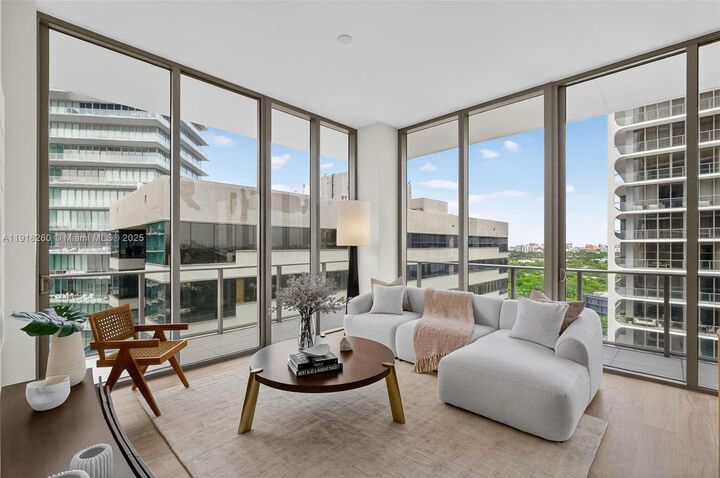 Property Photo:  2655 S Bayshore Dr 1409  FL 33133 