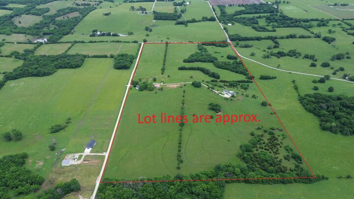 Property Photo:  1672 E 355th Road  MO 65613 