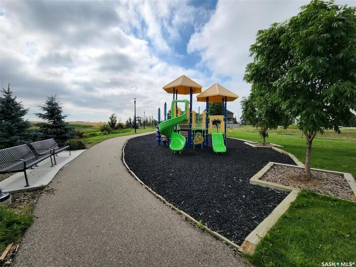 Property Photo:  14 Creekside Terrace  SK S4H 3C1 