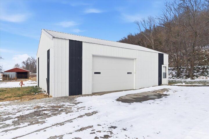 Property Photo: 20800 Paddock Avenue IA 51561