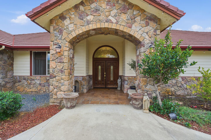 Property Photo: 16777 Coyote Drive CA 93265