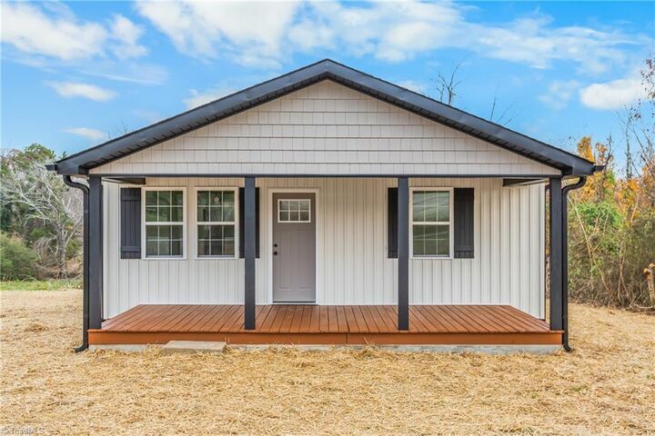 Property Photo:  5420 US Highway 21  NC 28642 