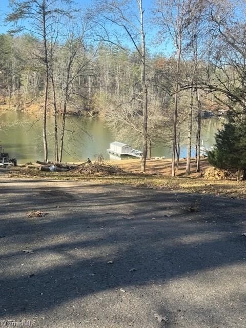 Property Photo:  231 West Shore Drive  NC 28697 