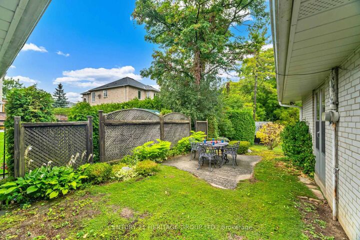 Property Photo:  22 Poplar Drive  ON L4E 2X6 