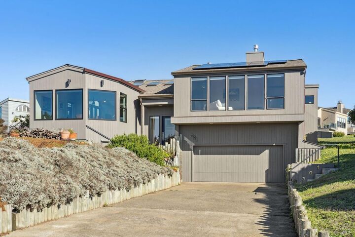 Property Photo:  301 Sanderling Court  CA 94923 