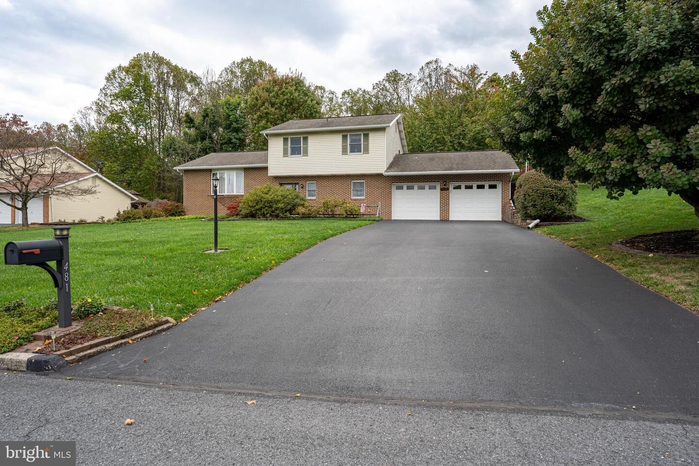 Property Photo: 481 San Remo Place PA 17339
