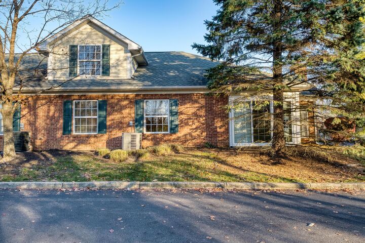 Property Photo: 52 Orchard Oak Drive OH 43004