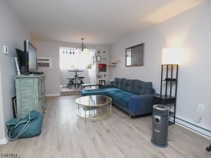 Property Photo:  520 Turnpike C125  NJ 07444 