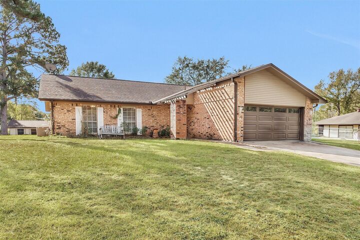 Property Photo: 2202 Harlow Lane TX 77320