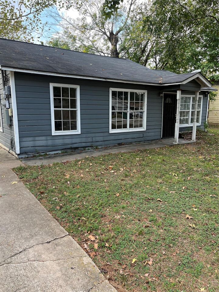 Property Photo:  10533 Barnham Street  TX 77016 