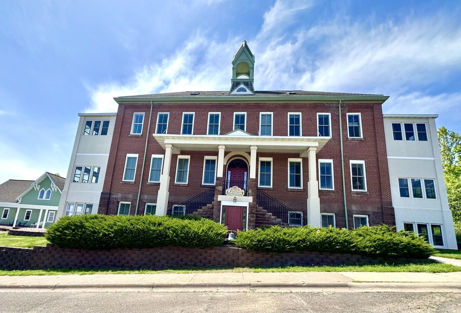 Property Photo: 231 N 1st St 302 WI 54814