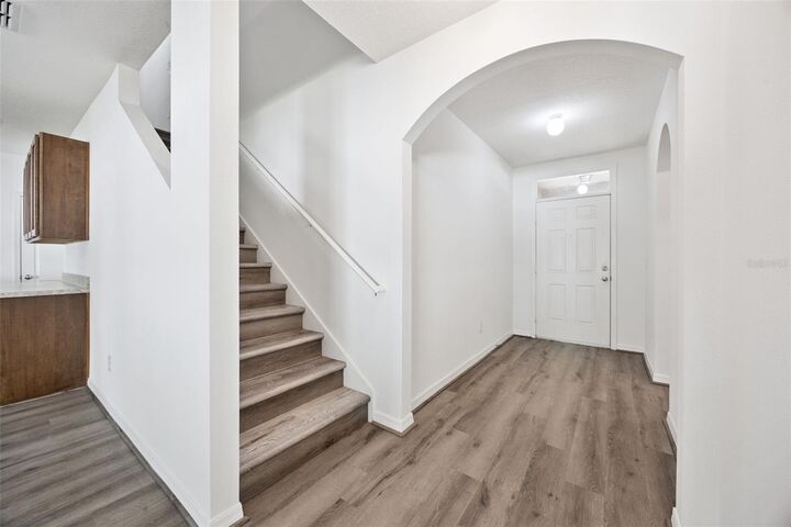 Property Photo: 103 Cinnamon Oak Drive FL 32724