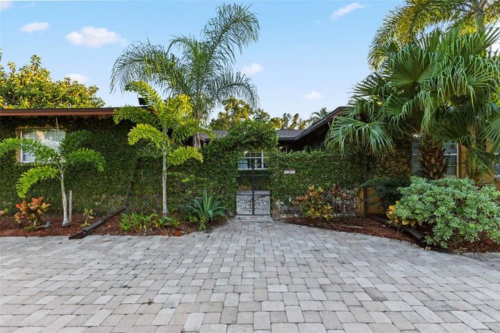 Property Photo:  4301 S Lockwood Ridge Road  FL 34231 