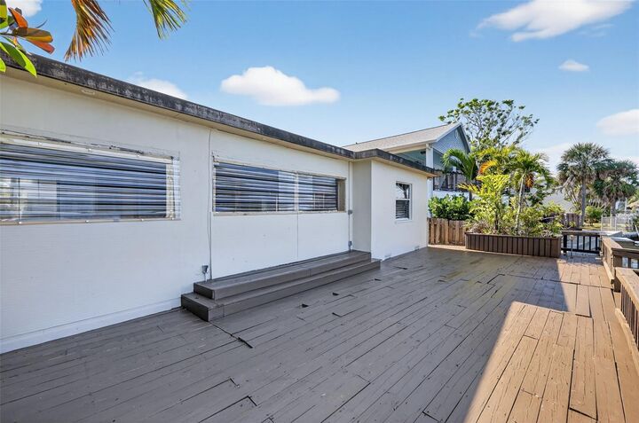 Property Photo: 566 182nd Avenue E FL 33708