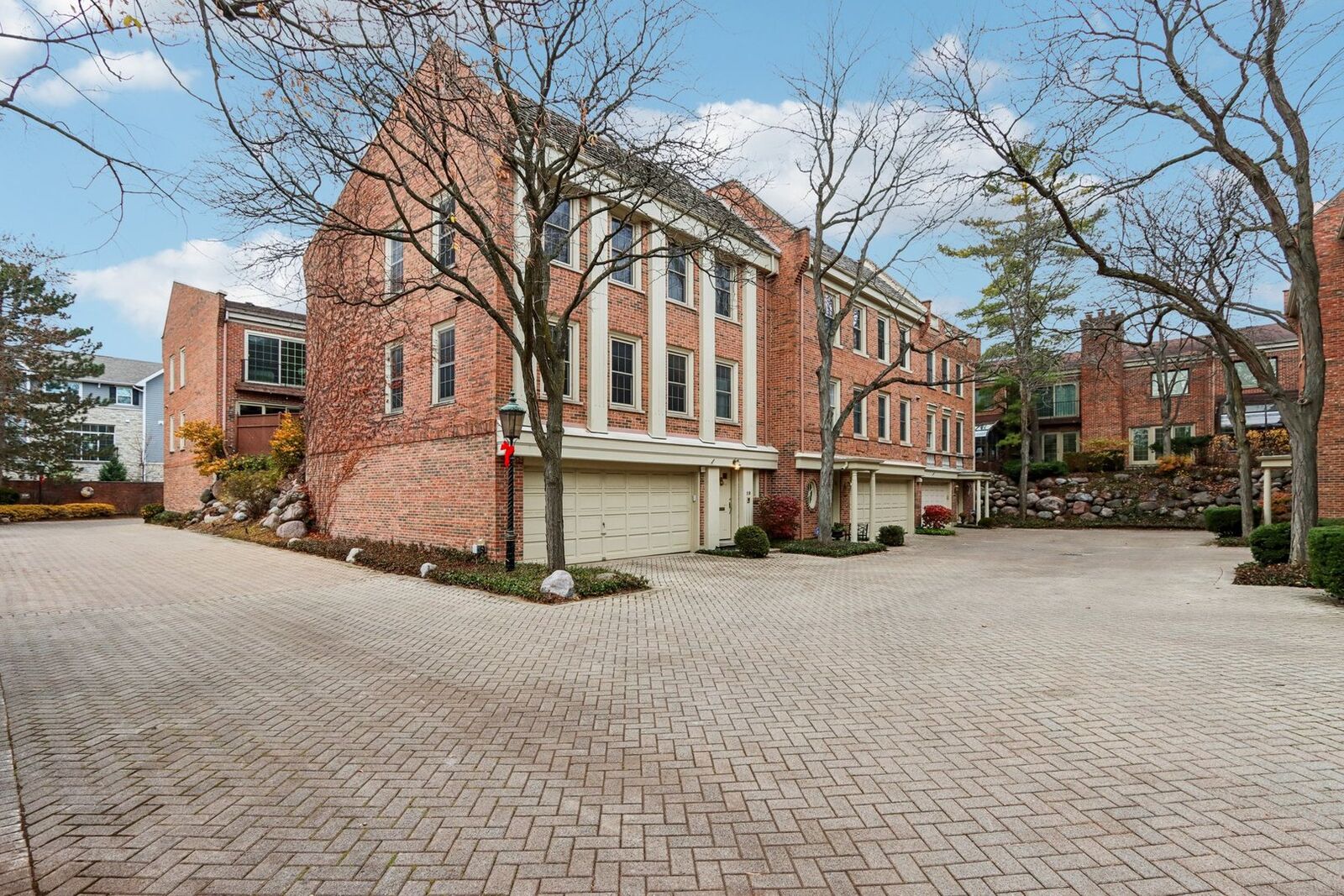 Property Photo:  19 Landmark 19  IL 60093 